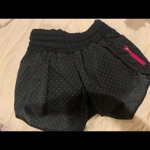 lululemon tracker shorts